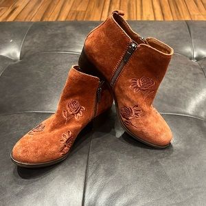 Lucky Brand Floral Embroidered Rust Suede Heel Booties Size 7